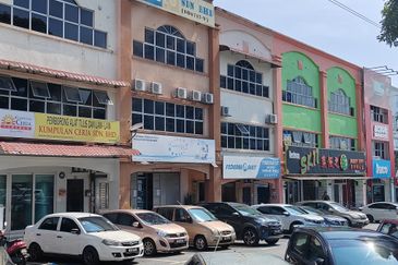 Pusat Perdagangan Seri Kembangan