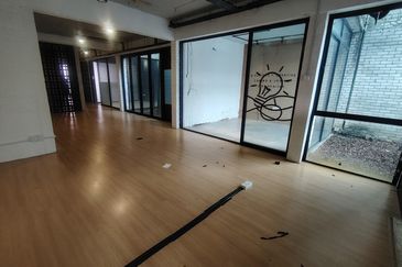 T6, Lightgrey (Pusat Komersial LGSB)