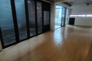 T6, Lightgrey (Pusat Komersial LGSB)