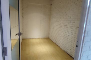 T6, Lightgrey (Pusat Komersial LGSB)