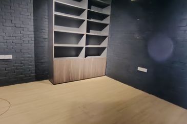 T6, Lightgrey (Pusat Komersial LGSB)