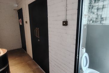 T6, Lightgrey (Pusat Komersial LGSB)