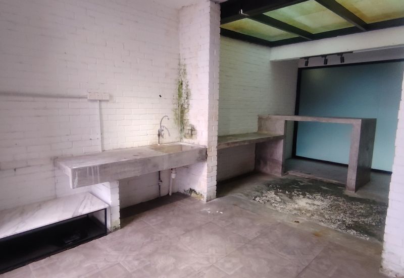 T6, Lightgrey (Pusat Komersial LGSB)