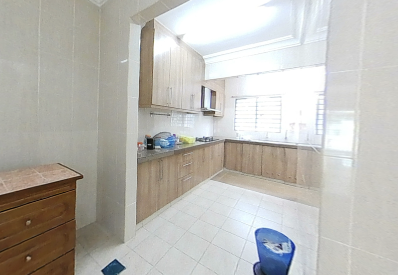 2.5sty Melati Matahari Mawar Laman Rimbunan