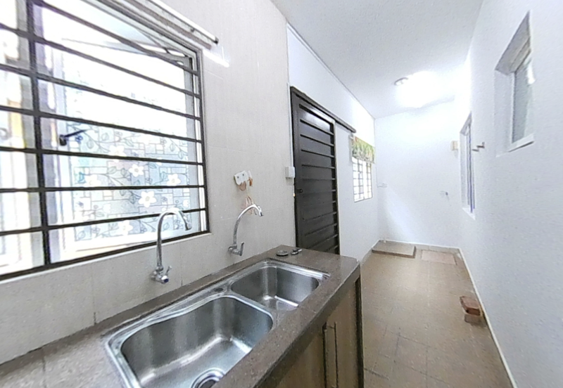 2.5sty Melati Matahari Mawar Laman Rimbunan