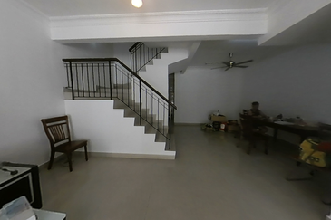 2.5sty Melati Matahari Mawar Laman Rimbunan