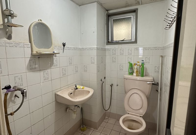 Sri Damansara Courts