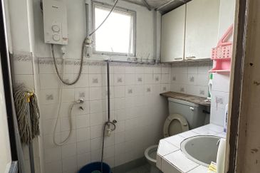 Sri Damansara Courts