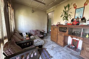 Sri Damansara Corner 3600sf Facing Empty Land Freehold Strategy Loc KL