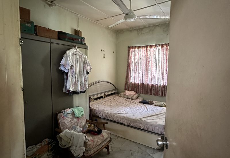 Sri Damansara Corner 3600sf Facing Empty Land Freehold Strategy Loc KL