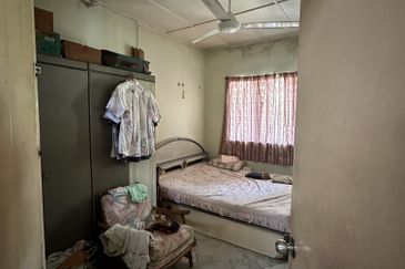 Sri Damansara Corner 3600sf Facing Empty Land Freehold Strategy Loc KL