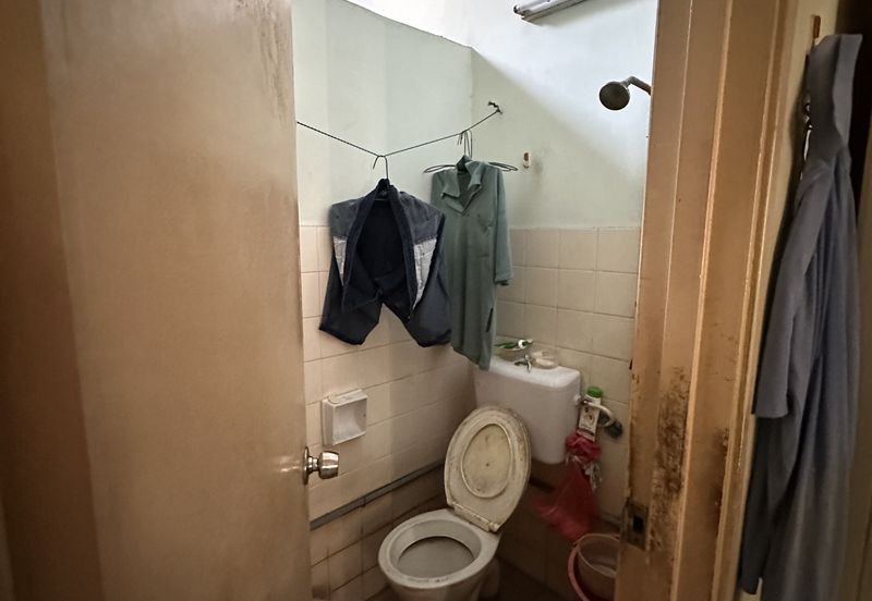 Sri Damansara Corner 3600sf Facing Empty Land Freehold Strategy Loc KL