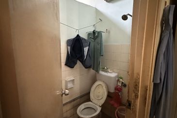 Sri Damansara Corner 3600sf Facing Empty Land Freehold Strategy Loc KL