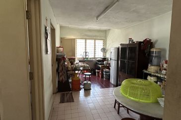 Sri Damansara Corner 3600sf Facing Empty Land Freehold Strategy Loc KL