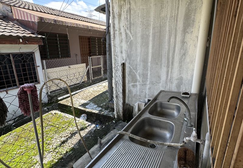 Sri Damansara Corner 3600sf Facing Empty Land Freehold Strategy Loc KL