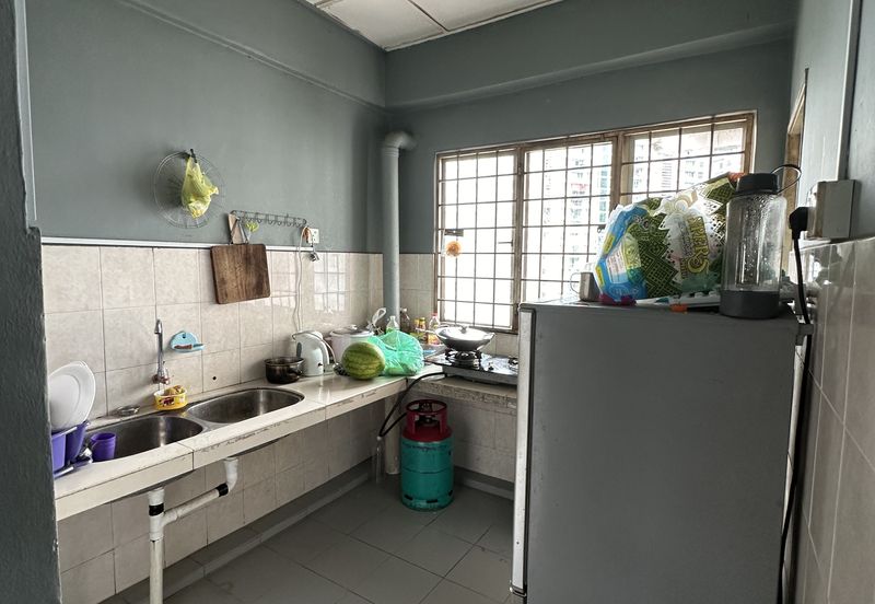 Meranti Apartment, Taman Subang Mewah