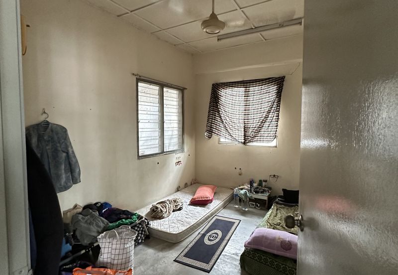 Meranti Apartment, Taman Subang Mewah