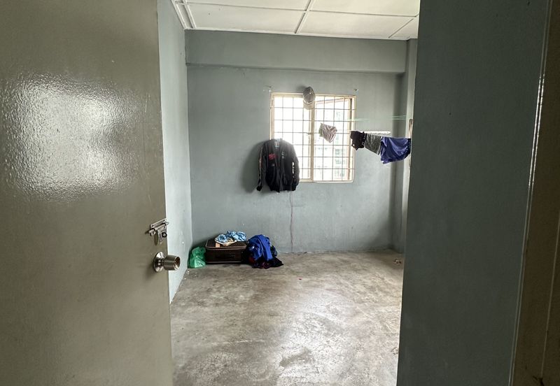 Meranti Apartment, Taman Subang Mewah