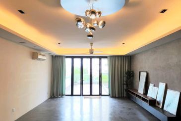 Papillon Desahill Condominium