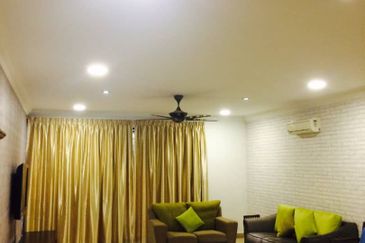 Papillon Desahill Condominium