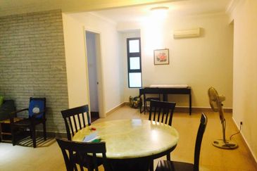 Papillon Desahill Condominium