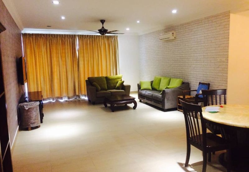 Papillon Desahill Condominium