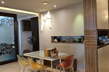 Papillon Desahill Condominium