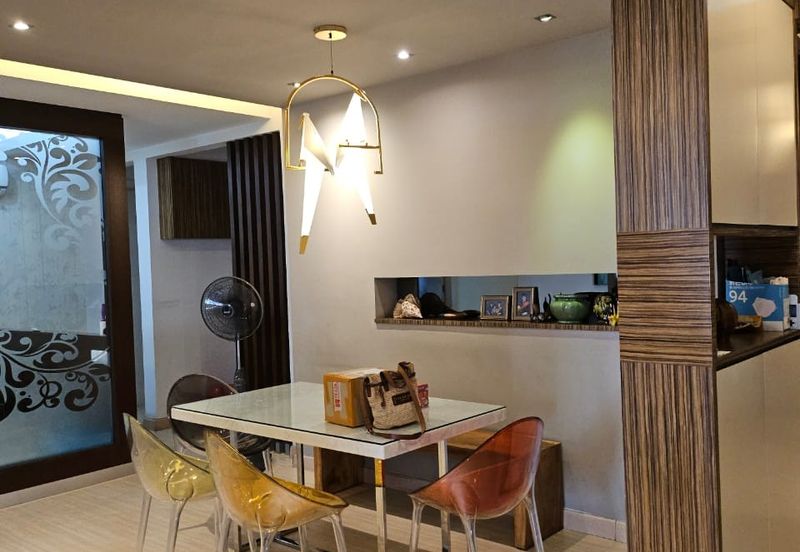 Papillon Desahill Condominium