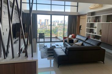 Papillon Desahill Condominium