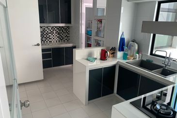 Papillon Desahill Condominium