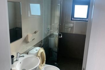 Papillon Desahill Condominium