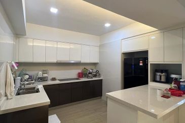 Royalle Condominium @ North Kiara