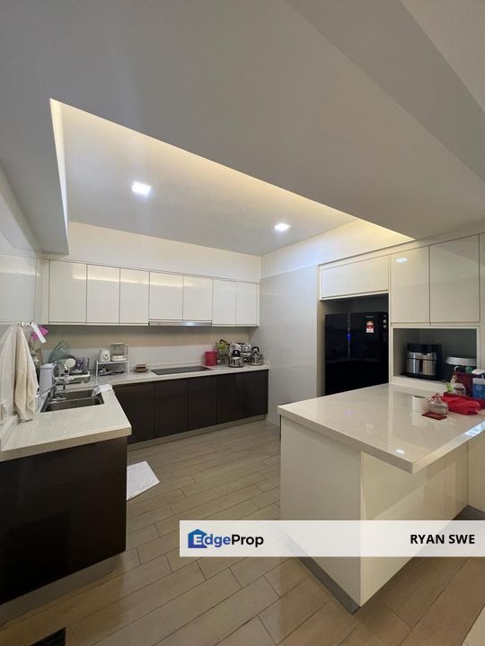 Royalle condominium Renovated School Below Market Price Mont Kiara KL, Kuala Lumpur, Segambut