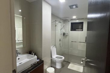 Royalle Condominium @ North Kiara