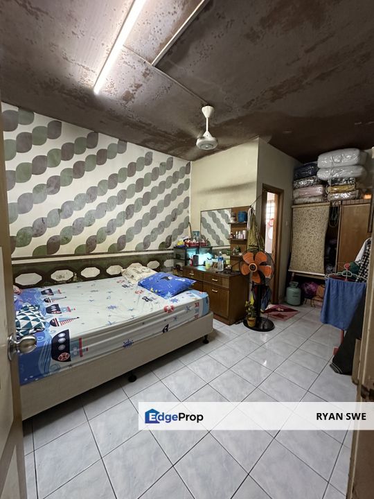 Taman Suria Townhouse Low Density Ground Floor Well Kept Aman Suria, Selangor, Kajang