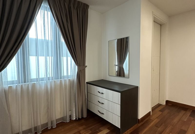 Papillon Desahill Condominium