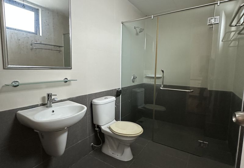 Papillon Desahill Condominium