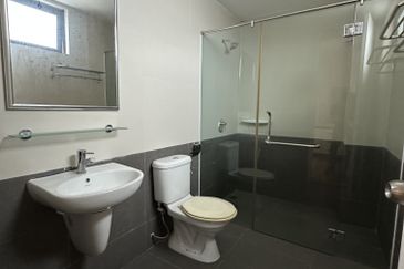 Papillon Desahill Condominium