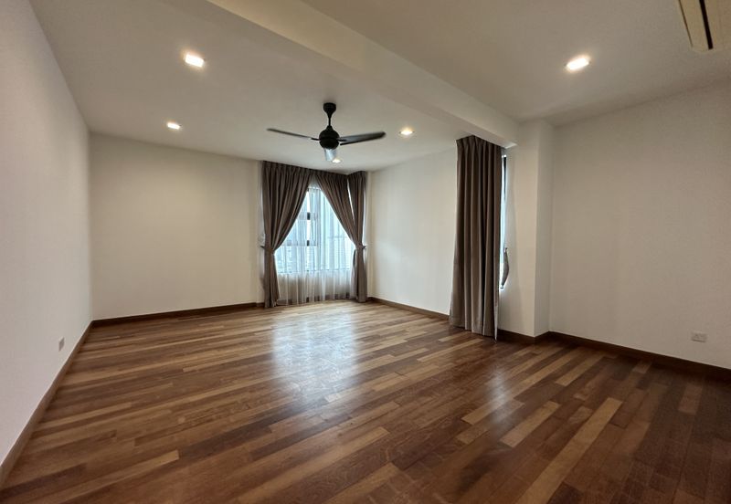 Papillon Desahill Condominium