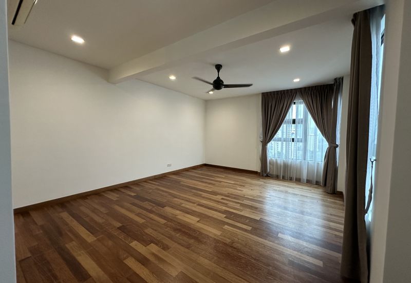 Papillon Desahill Condominium