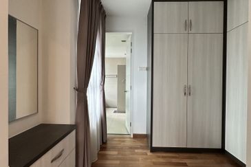 Papillon Desahill Condominium