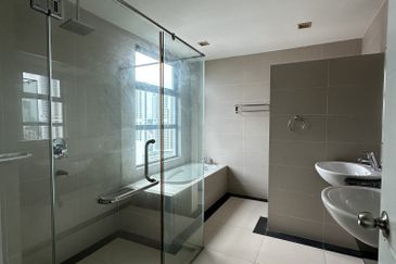 Papillon Desahill Condominium