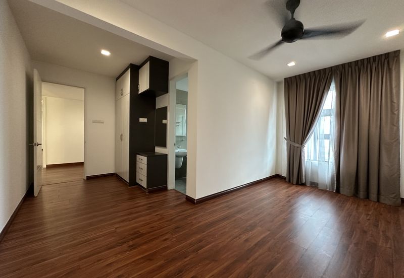 Papillon Desahill Condominium