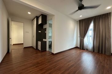 Papillon Desahill Condominium