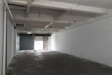 Ground Floor Shop Bukit Pandan High R.O.I Below Market Price Limited