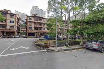 Ground Floor Shop Bukit Pandan High R.O.I Below Market Price Limited