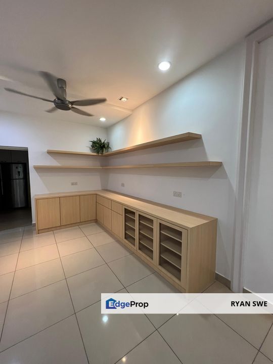 3sty Perdana Residence, Partly Renovated, Move in Condition Batu Caves, Selangor, Selayang