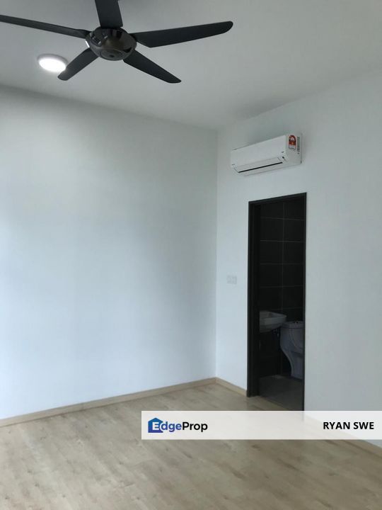 The Henge Condo Low Floor Well Kept 2car parks Strategy Locations KL, Kuala Lumpur, Kepong