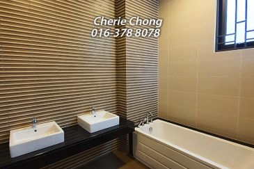 FLORA TROPIKA (THE THOMPSON)