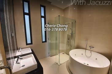 FLORA TROPIKA (THE THOMPSON)